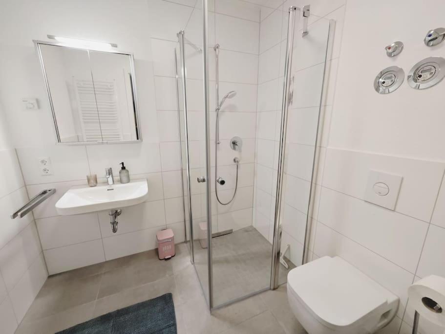 Ticasa Wave-Zentral-Outlet-Aufzug-Stylisch-Unique Metzingen  Exteriör bild